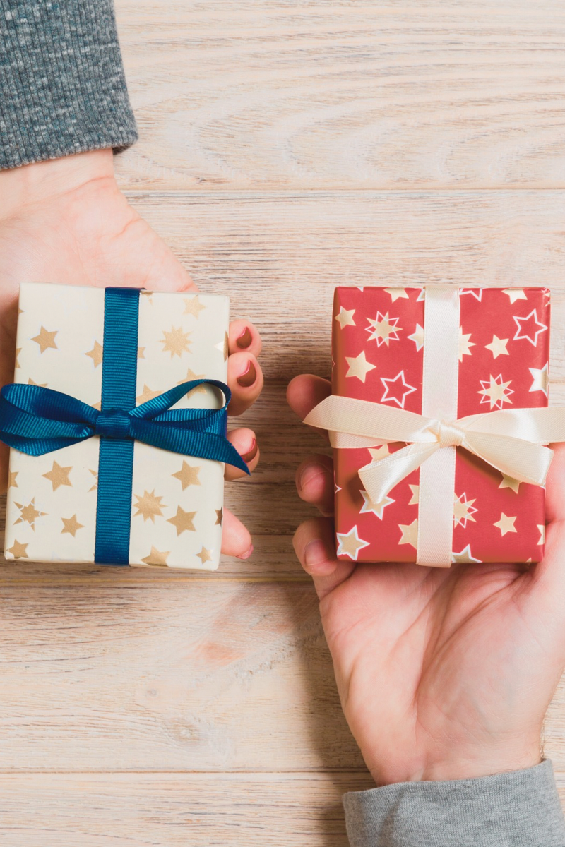 Use this gift guide to pick the perfect gift for a freelance writer